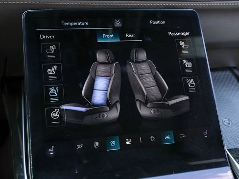 Used 2025 Cadillac Escalade Premium Luxury w/ LPO, Floor Liner Package AWD/4WD image 10