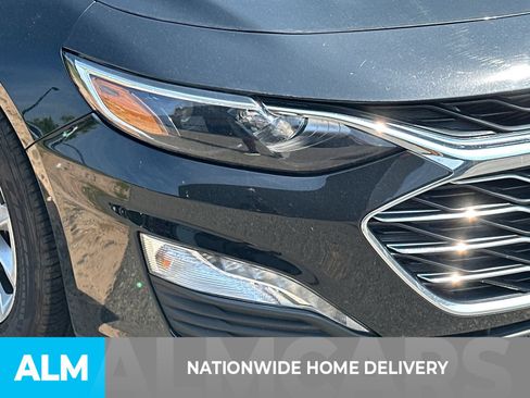 Used 2025 Chevrolet Malibu LT FWD image 4