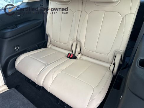 Used 2022 Jeep Grand Cherokee L Limited image 16