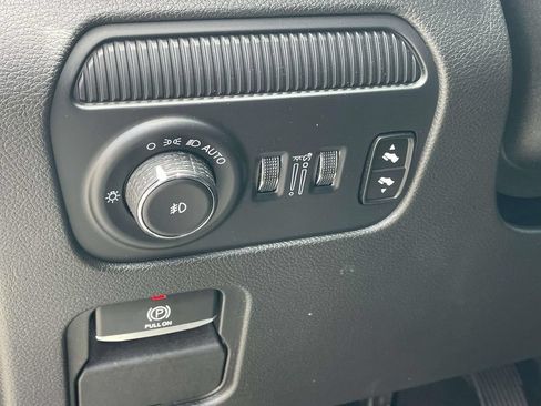 Used 2024 Jeep Wagoneer L Series II w/ Flexible Seating Group AWD/4WD image 20