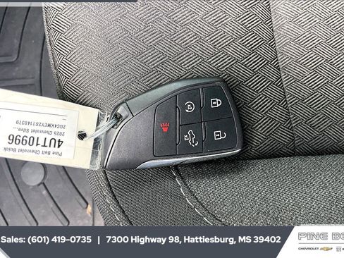 Used 2025 Chevrolet Silverado 2500 Custom w/ Custom Value Package image 10