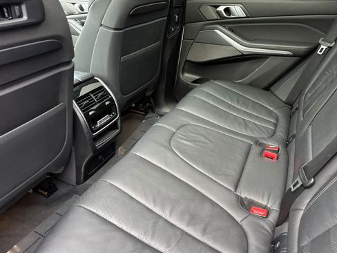 Used 2019 BMW X5 xDrive50i image 4