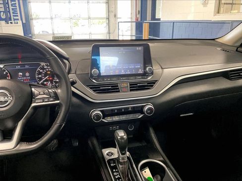 Used 2024 Nissan Altima 2.5 SR AWD/4WD image 18