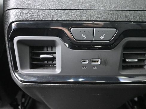 Used 2025 GMC Sierra 2500 AT4X image 15