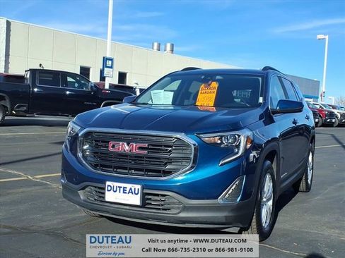 Used 2021 GMC Terrain SLE w/ Driver Convenience Package image 3