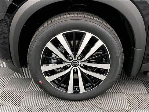 New 2025 Nissan Pathfinder Platinum image 11