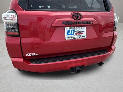 Used 2021 Toyota 4Runner SR5 Premium w/ Moonroof Package AWD/4WD image 29