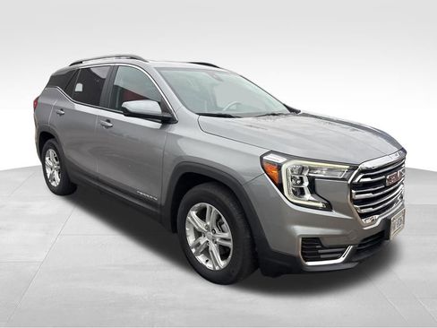 Used 2023 GMC Terrain SLE w/ Driver Convenience Package image 14