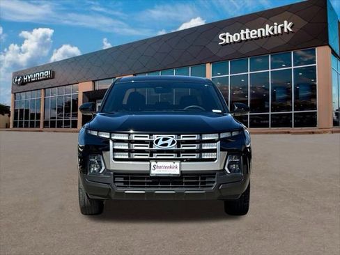 Certified 2025 Hyundai Santa Cruz SE image 2