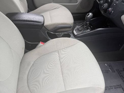 Used 2012 Kia Forte LX FWD image 10