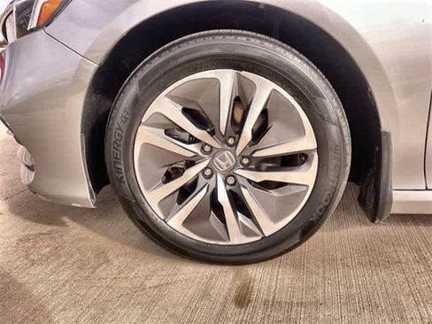 Certified 2018 Honda Accord Hybrid image 9