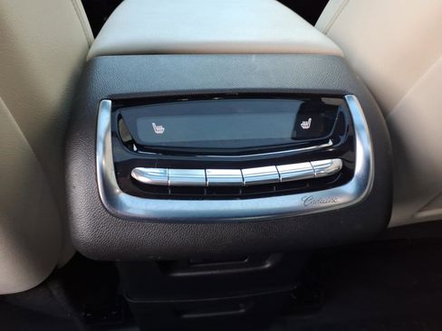 Used 2023 Cadillac XT6 Sport w/ Technology Package image 10