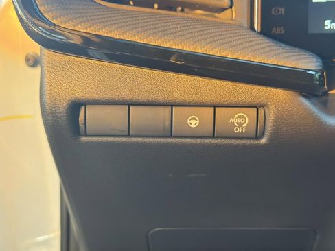 New 2026 Nissan Kicks SR image 22