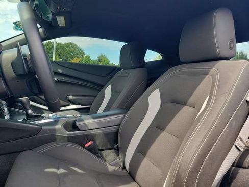 Used 2021 Chevrolet Camaro LT RWD image 9