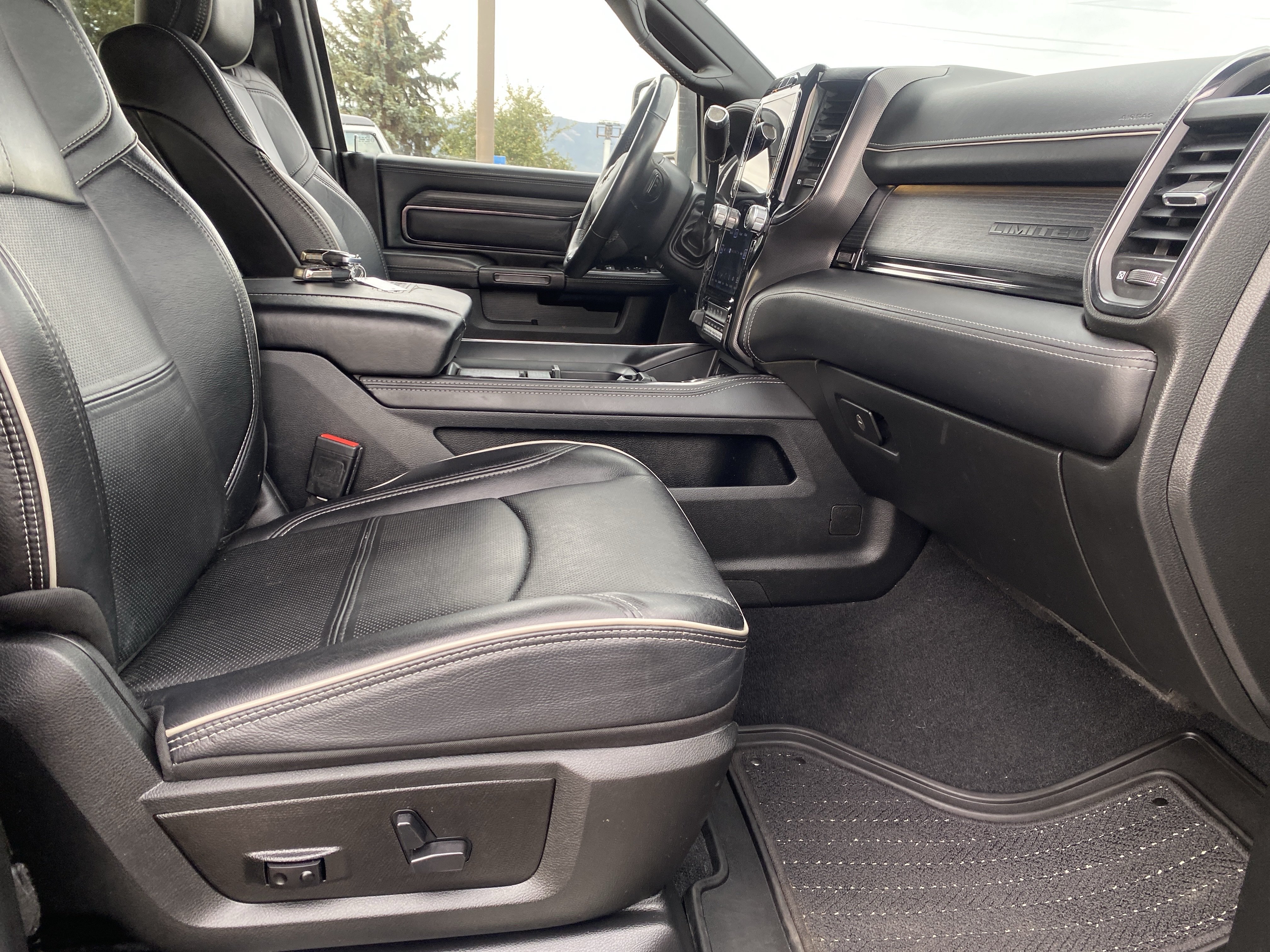 Used 2024 RAM 2500 Limited AWD/4WD image 31