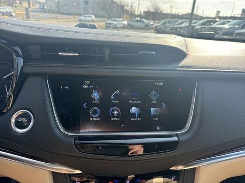 Used 2018 Cadillac XT5 Luxury w/ Driver Awareness Package image 21