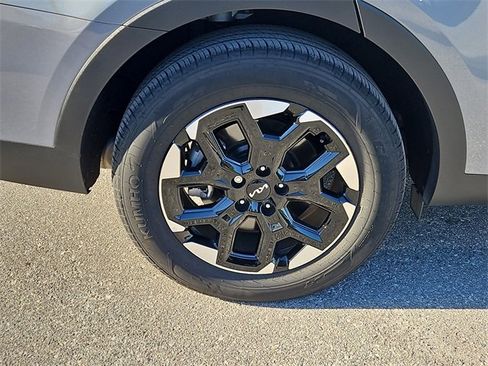 Certified 2025 Kia Sorento S image 5
