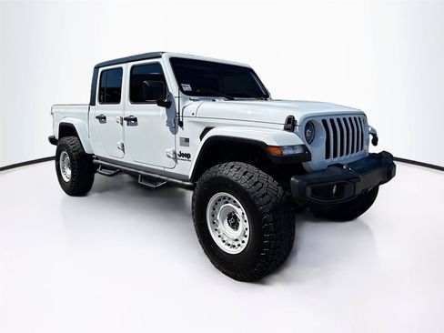 Used 2022 Jeep Gladiator Sport AWD/4WD image 5