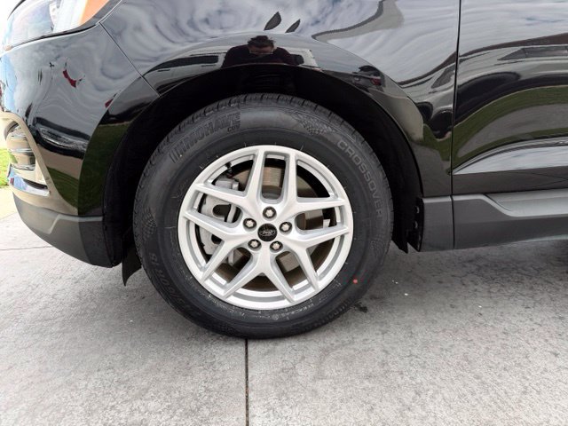 Certified 2023 Ford Edge SEL w/ Convenience Package AWD/4WD image 4