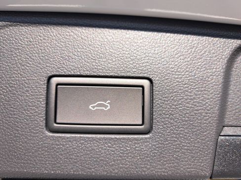 New 2026 Volkswagen Atlas SEL image 14