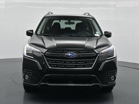 Used 2024 Subaru Forester Premium AWD/4WD image 2