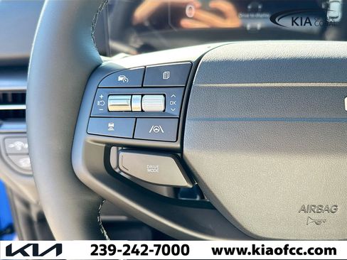 New 2026 Kia Sportage SX FWD image 37