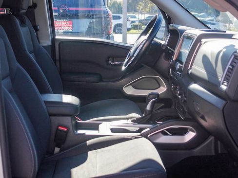 Certified 2022 Nissan Frontier SV w/ Technology Package image 17
