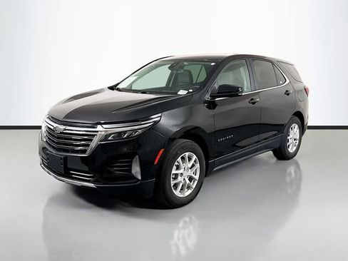 Used 2023 Chevrolet Equinox LT image 3