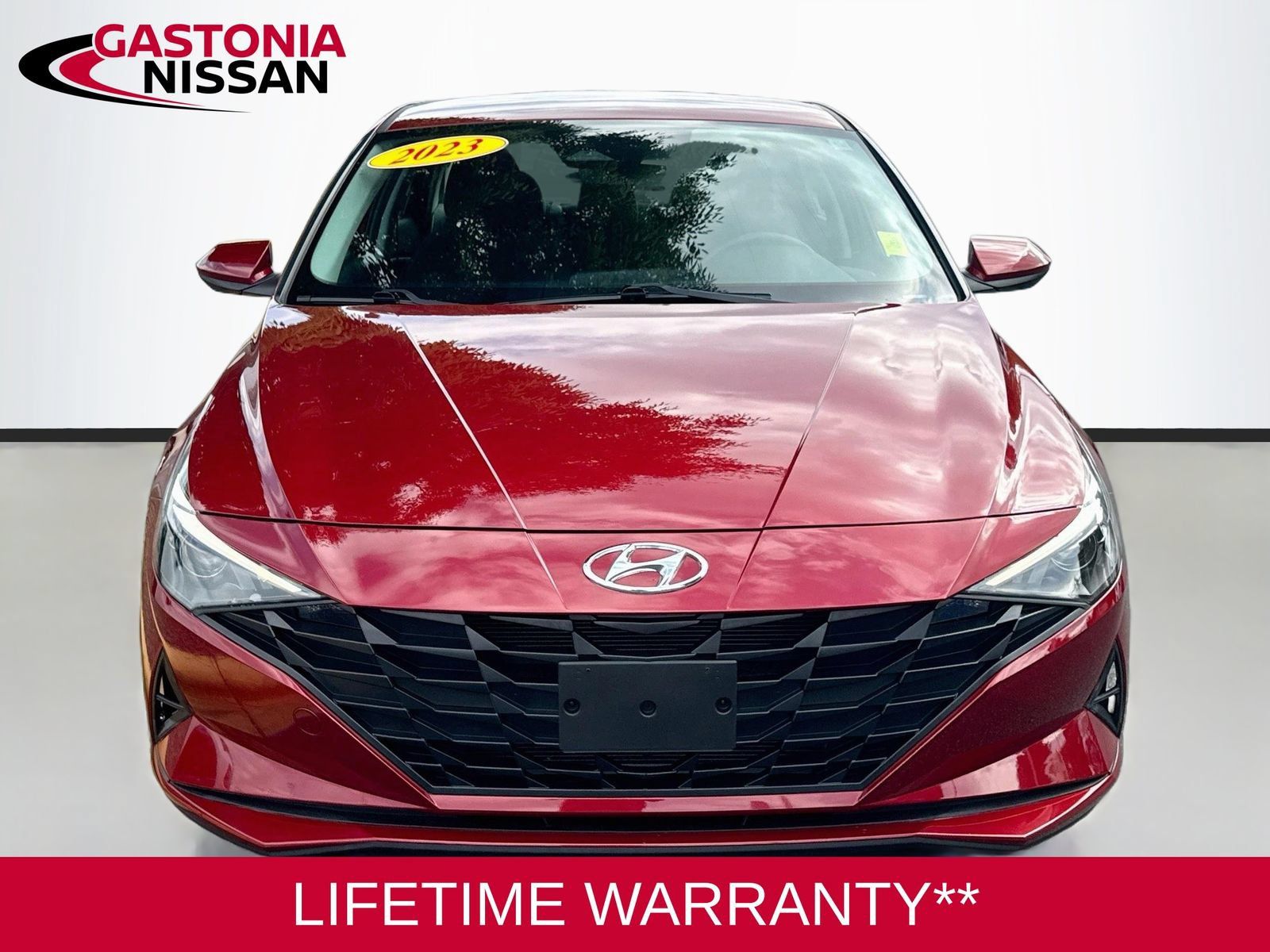 Used 2023 Hyundai Elantra SEL FWD image 2