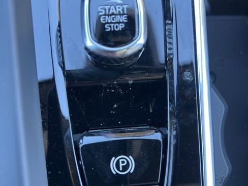 New 2026 Volvo XC60 T8 Plus w/ Climate Package PRO AWD/4WD image 18