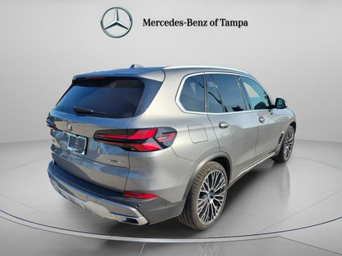 Used 2024 BMW X5 xDrive40i w/ Premium Package image 3