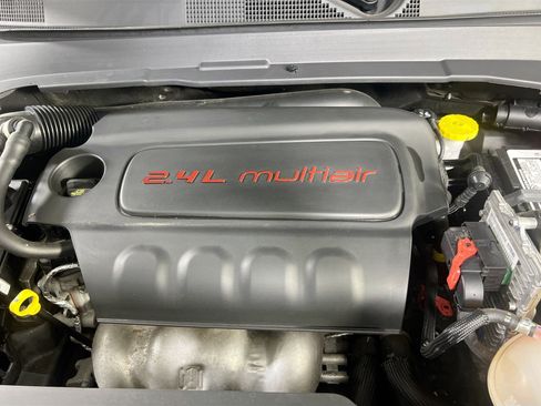 Used 2022 Jeep Compass Limited image 28