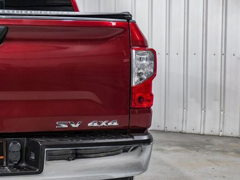 Used 2017 Nissan Titan SV image 47