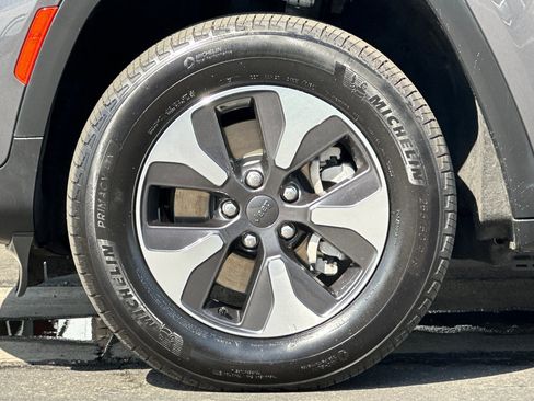 Used 2024 Jeep Grand Cherokee Limited 4xe image 27