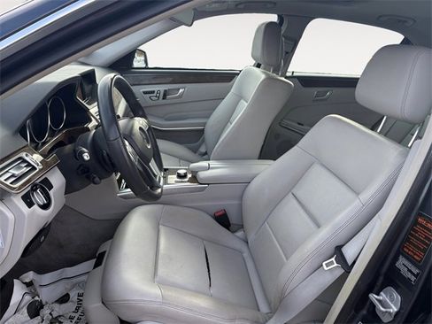 Used 2014 Mercedes-Benz E 350 4MATIC Sedan image 9