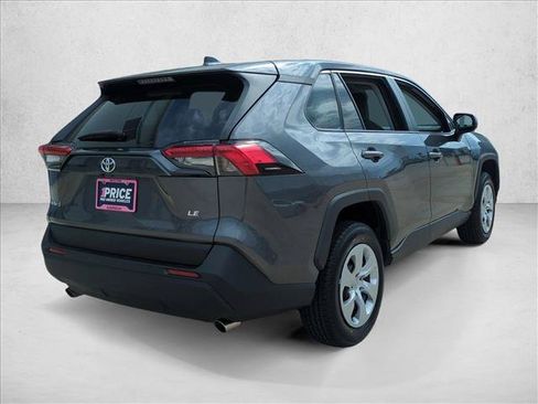 Certified 2022 Toyota RAV4 LE FWD image 5