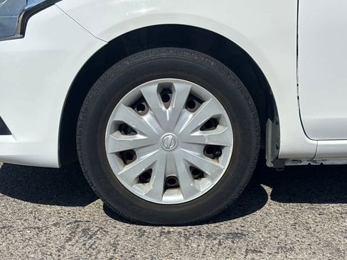Used 2018 Nissan Versa SV FWD image 12