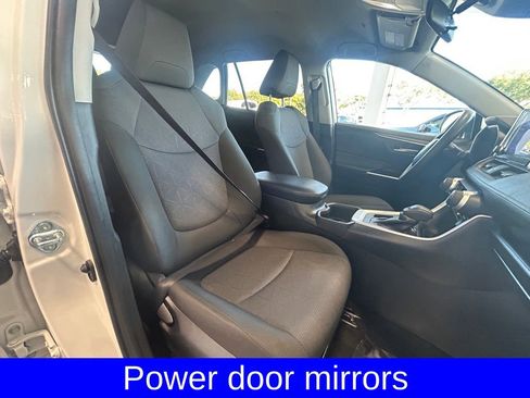 Used 2025 Toyota RAV4 XLE image 26