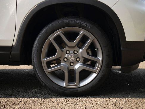 Used 2023 Honda Passport EX-L image 28
