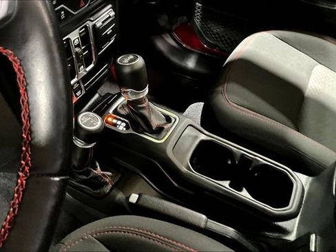 Used 2021 Jeep Wrangler Unlimited Rubicon AWD/4WD image 17