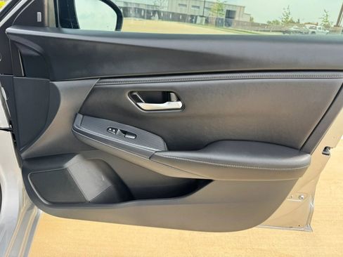 Used 2023 Nissan Sentra SV FWD image 35