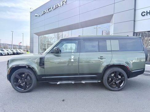 New 2026 Land Rover Defender 130 X-Dynamic SE image 2