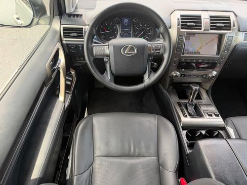 Used 2019 Lexus GX 460 w/ Navigation Package AWD/4WD image 10