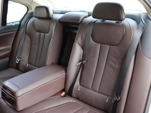 Used 2016 BMW 740i image 21