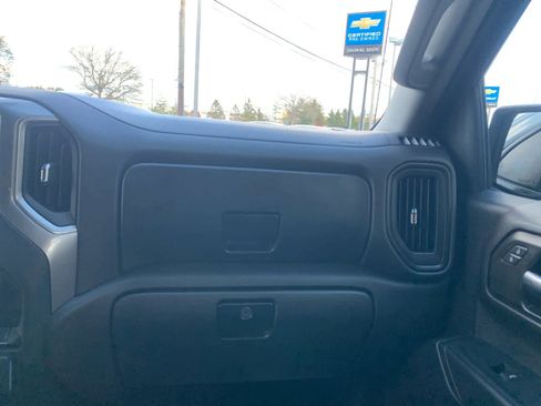 Certified 2024 Chevrolet Silverado 1500 Custom image 17