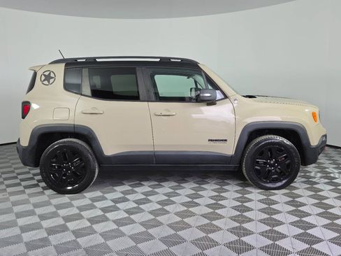 Used 2017 Jeep Renegade Trailhawk AWD/4WD image 8