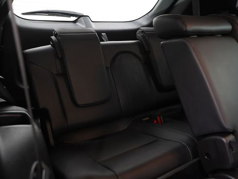 Used 2023 Mitsubishi Outlander SE image 16