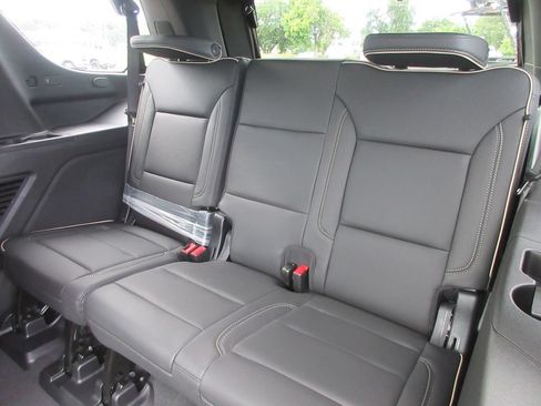 New 2026 GMC Yukon Elevation w/ Elevation Premium Package AWD/4WD image 13