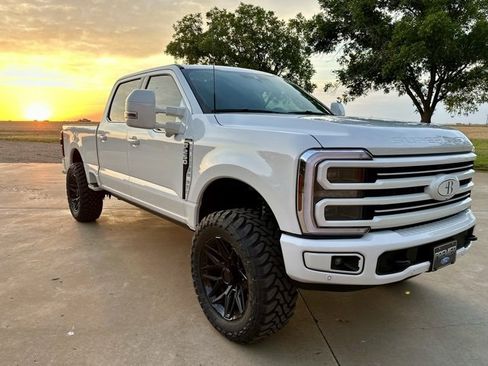Used 2025 Ford F250 Platinum w/ Platinum Plus Package image 7