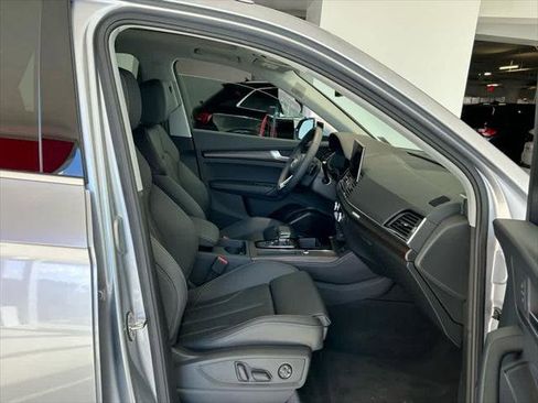 Certified 2025 Audi Q5 2.0T Premium Plus image 22